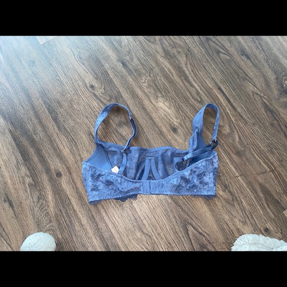 Victoria’s Secret Lace Bralette - Picture 2 of 2